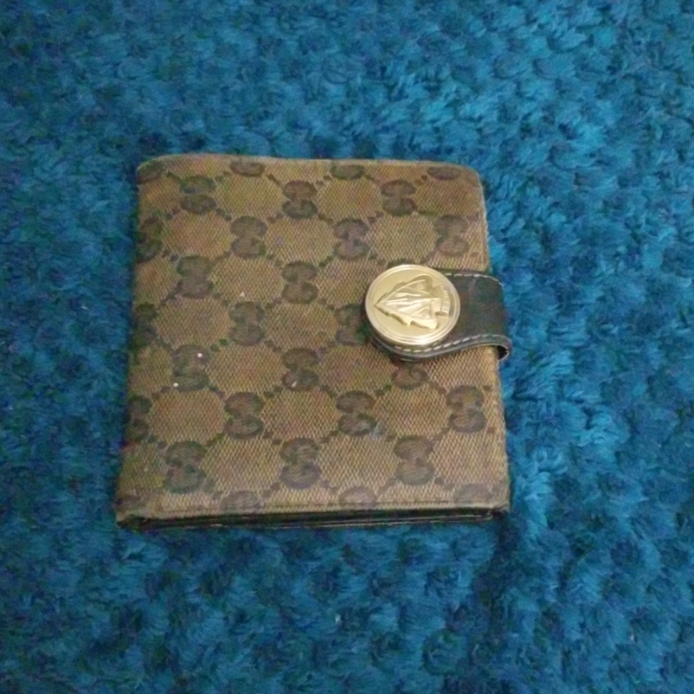 Gucci Wallet  *Free with purchase of Bag*